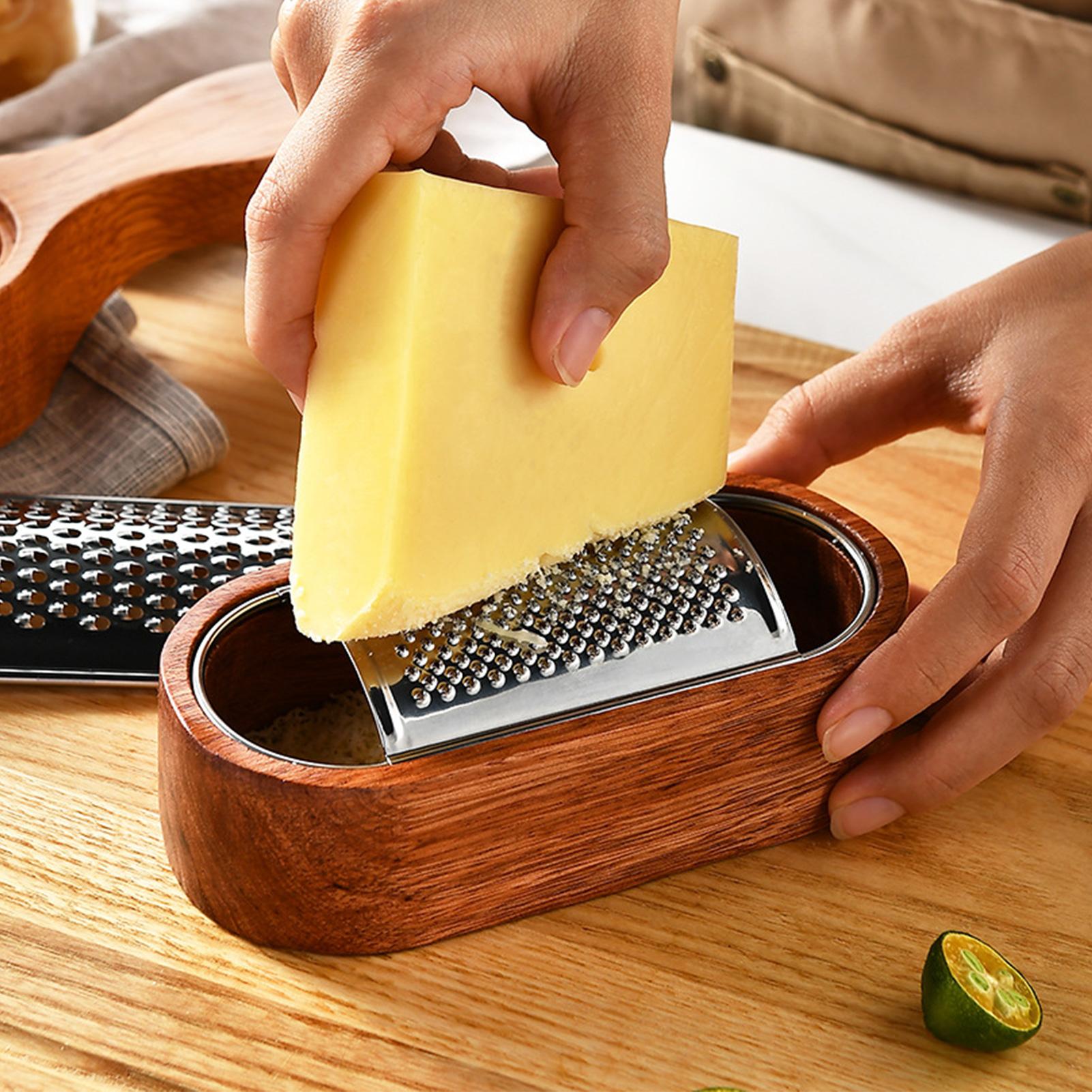 Râpe à fromage avec récipient  - Camping Cooking Vegetables avis et prix